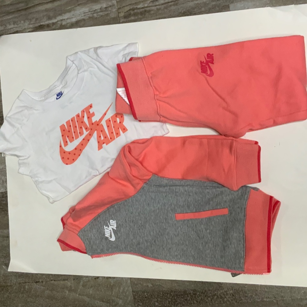 Girls Nike 3-piece sweatsuit